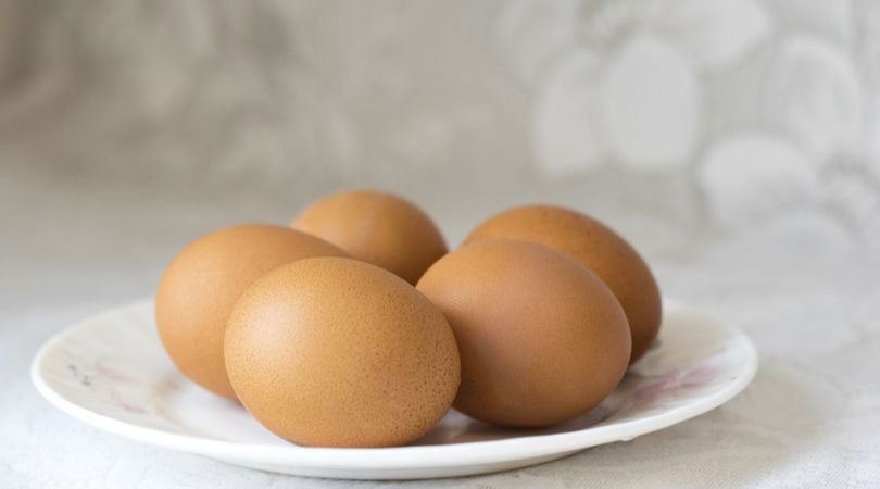 Calcium in shell grit for strong eggs