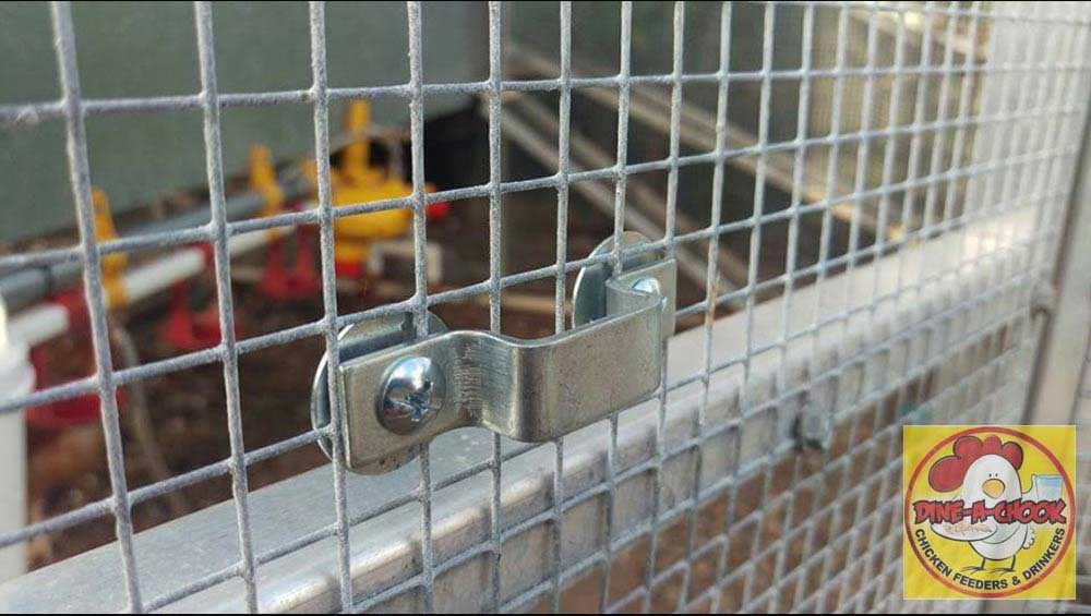 Mounting hardware for wire mesh installation of automatic chicken feeder